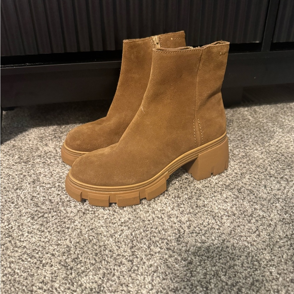 Steve Madden Haywire Cognac Suede Chelsea Boots